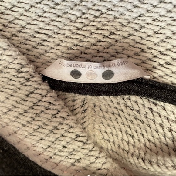 Three Dots Open Front Oversized Knit Cardigan Size Medium
Soft stretchy material - Picture 7 of 8